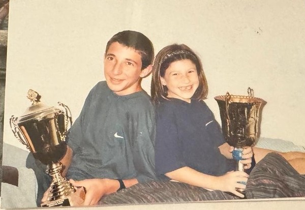 Flavien et sa sœur Carole Forestier, après le championnat de France de Pau 2000